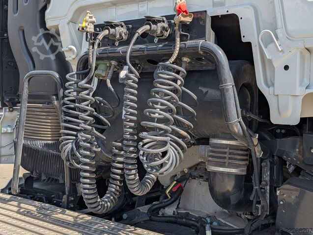 Standardni vlačilec MAN TGX 18.520 BL SA 4x4 Hydrodrive, MIETEN?