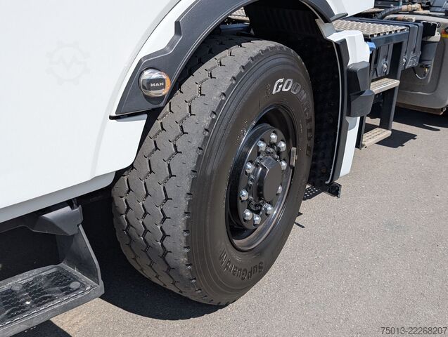 Standardni vlačilec MAN TGX 18.520 BL SA 4x4 Hydrodrive, MIETEN?