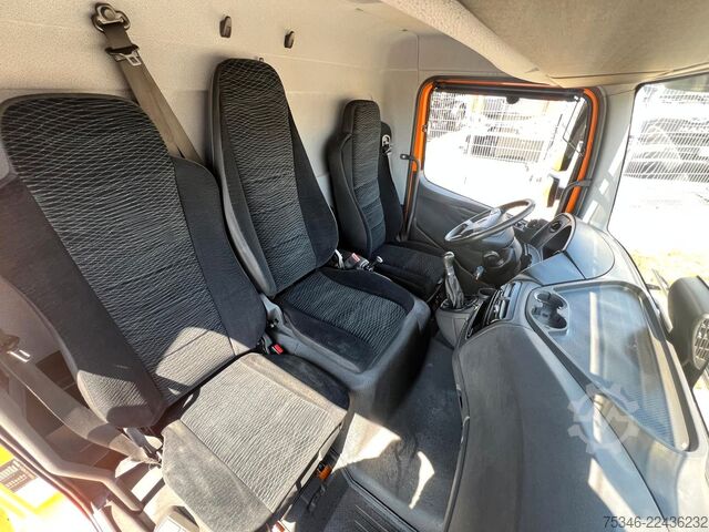 Sonderausbau-Transporter MERCEDES-BENZ Atego 821 L Pritsche6,10m/3 Sitze/Nur 70 tkm/Top