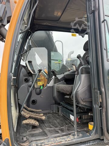 Pelle sur chenilles Hyundai HX 145 ALCR