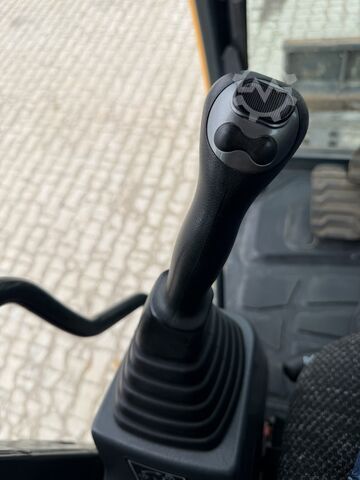 Pelle sur chenilles Hyundai HX 145 ALCR