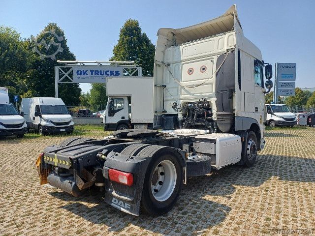 Tractor estándar DAF XF460