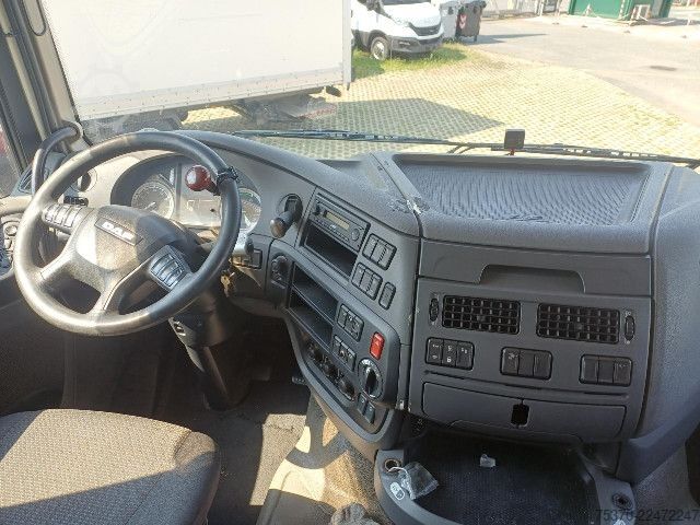 Tractor estándar DAF XF460