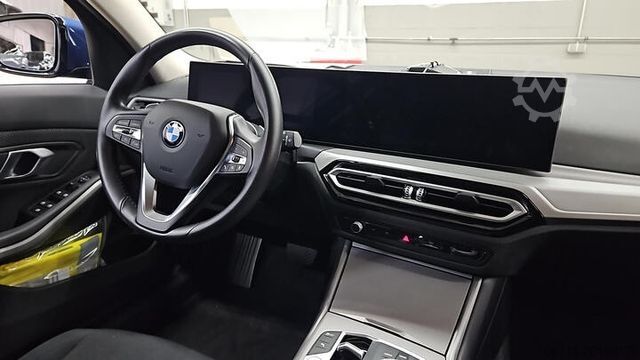 Minibus BMW 320 d xDrive Touring PDC Mild-Hybrid Navi/Ahk.