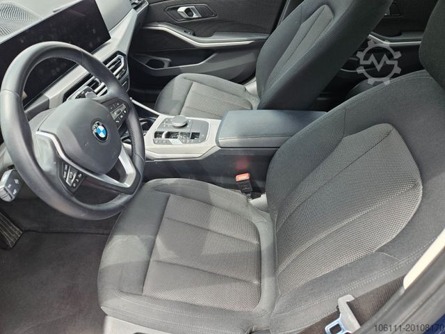 Minibus BMW 320 d xDrive Touring PDC Mild-Hybrid Navi/Ahk.