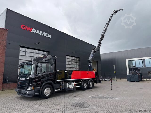 Truk derek Scania P370 XT 6x2 HMF 3220-K6+Fly jib FJ600-K3 Euro 6D