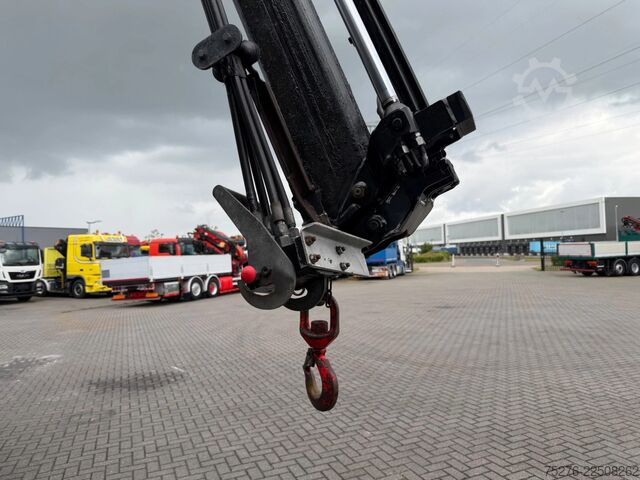 Truk derek Scania P370 XT 6x2 HMF 3220-K6+Fly jib FJ600-K3 Euro 6D