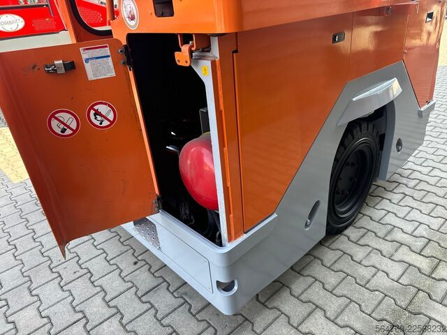 čtyřcestný vysokozdvižný vozík Hubtex DQ45 G //LPG//Triple//Only 1116 hours !