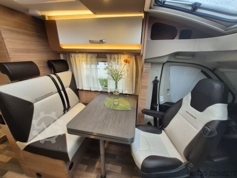세미 인티그레이티드 캠퍼 Weinsberg CaraCompact 600 MF EDITION [PEPPER] TraumMobil*Autom*Fahrradträger