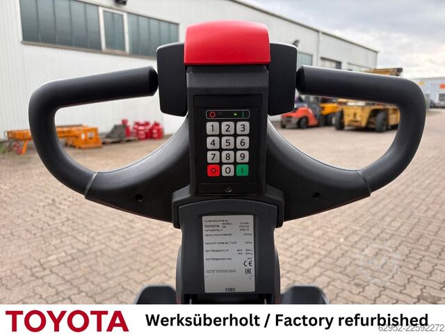 Transpalette manuel Toyota LPE 200 / Akku neu!