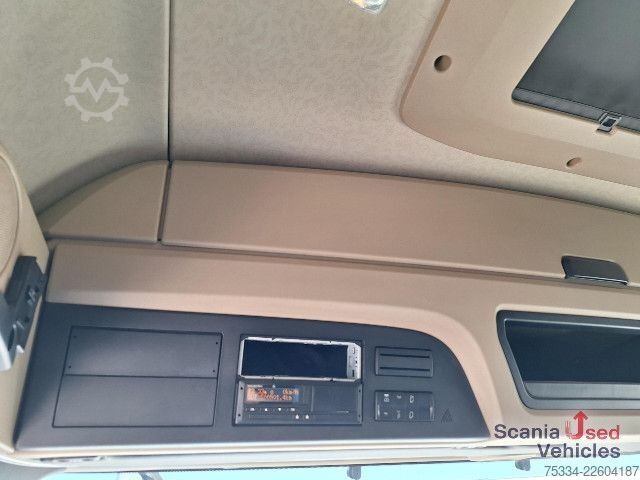 Standartinis vilkikas Mercedes-Benz 1843 LS