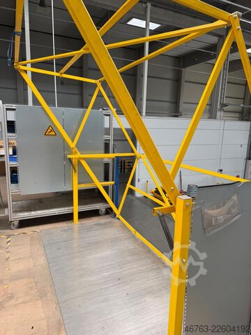 Depo platformu palet transfer alanı Palettenübergabestation 