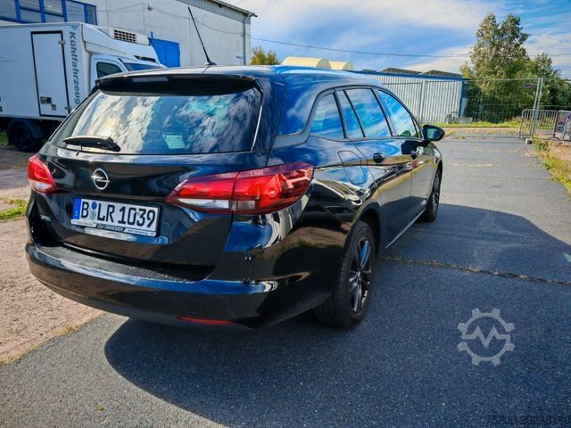 Minibusz OPEL Astra 1.4 Turbo Sports Tourer/LED/Kamera/Klima