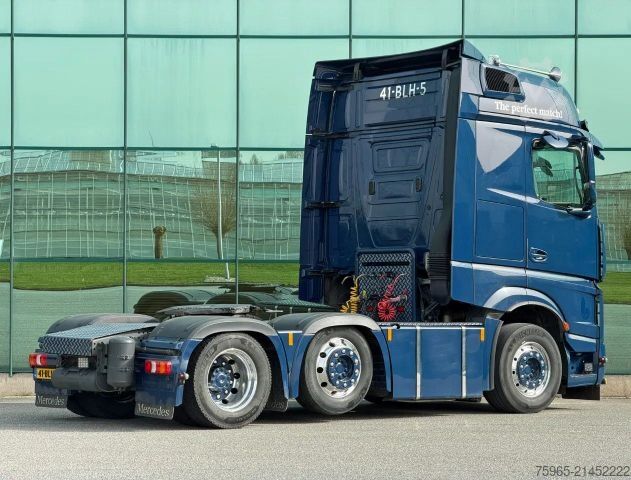 Unit traktor standar MERCEDES-BENZ Actros 963-4-D
