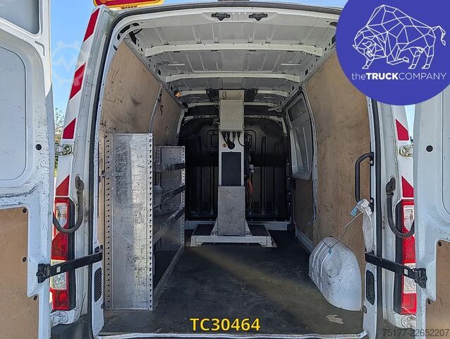 Kėlimo platforma Renault Master 145.35 nacelle klubb