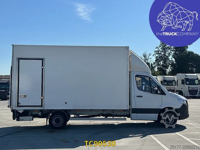 Ferðatösku Mercedes-Benz Sprinter 317 CDI KOFFER MET LIFT - AUTOMAAT