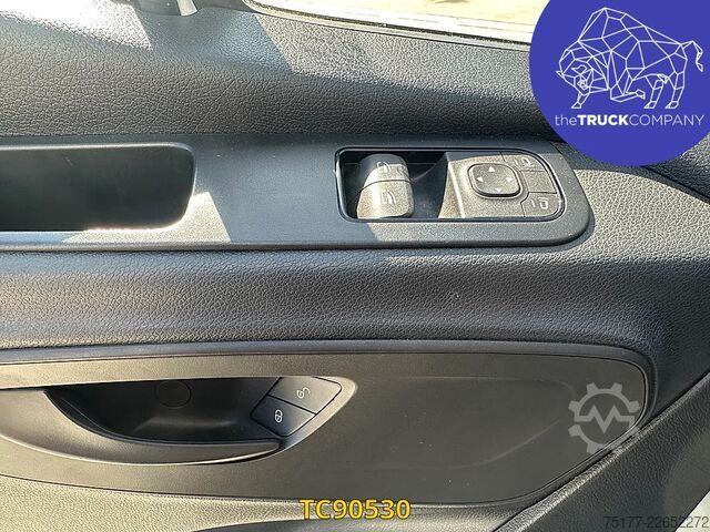 Ferðatösku Mercedes-Benz Sprinter 317 CDI KOFFER MET LIFT - AUTOMAAT