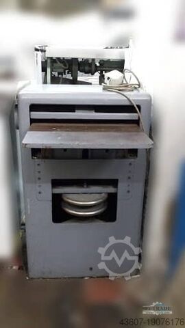 Máquina de arredondamento do verso do livro La Fornigrafica Dorsi 500
