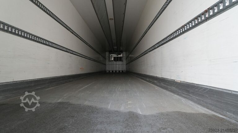 प्रशीतित/जमे हुए परिवहन Chereau 3 Axle frigo trailer with THERMO KING SLX 300