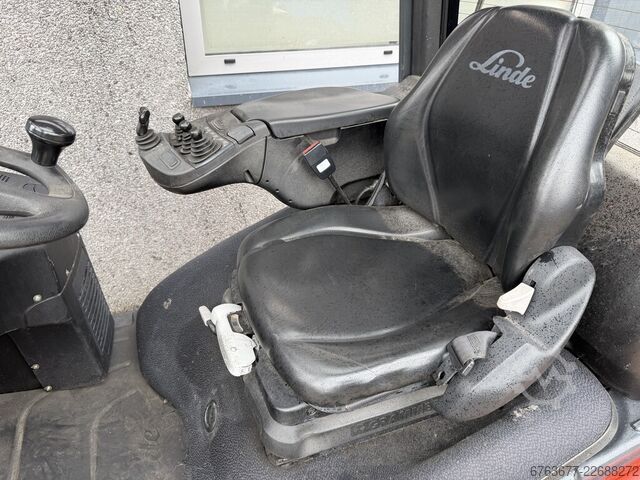 Linde H16T-01 триплекс 545 / боковое смещение / 4-я функция / 2019 / 10 200 часов / пропан-бутан (LP LINDE H16T-01 triplo545 / sideshift / 4e functie / 2019 / 10.200uur / LPG