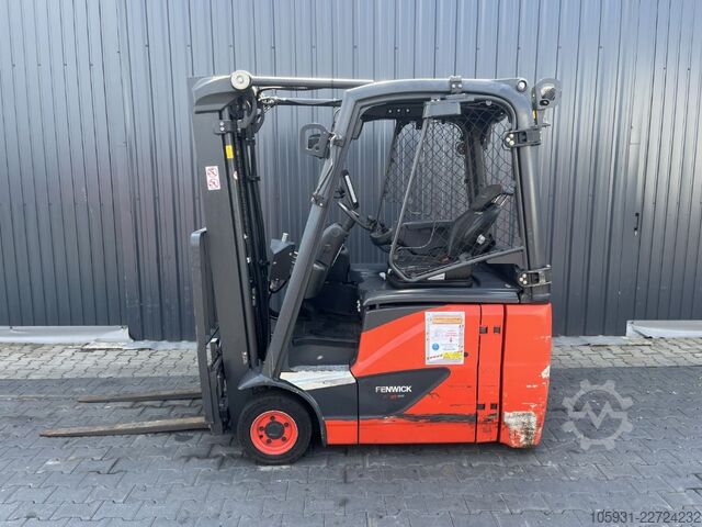 Elektrisk trehjulsgaffeltruck Linde E16H-02