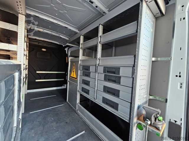 Furgoneta de caja alta FORD Transit Kasten 350 L3H2 Navi AHK Bott Regalsys.