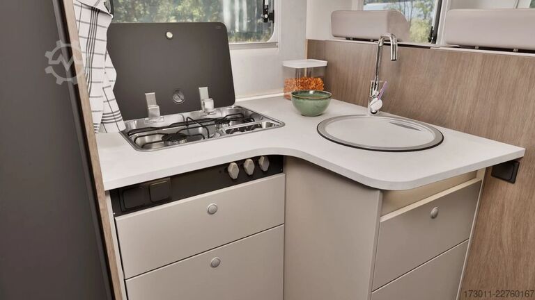 קמפר עם אלקובה CARADO A328 pro 140PS 5. Sitze Lithium Markise
