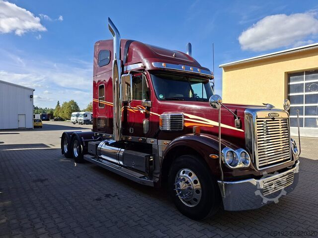 मानक ट्रैक्टर यूनिट Freightliner Coronado
