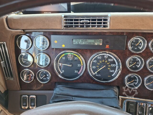 Tractora standard Freightliner Coronado