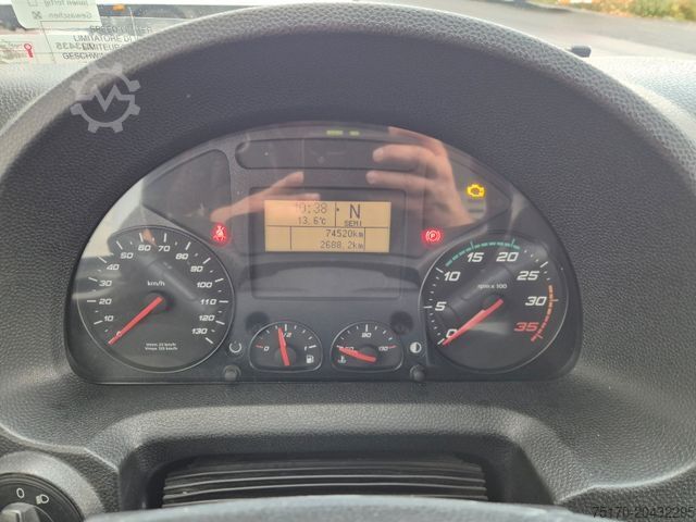 Furgoneta caja IVECO Eurocargo 75-210 Koffer LBW