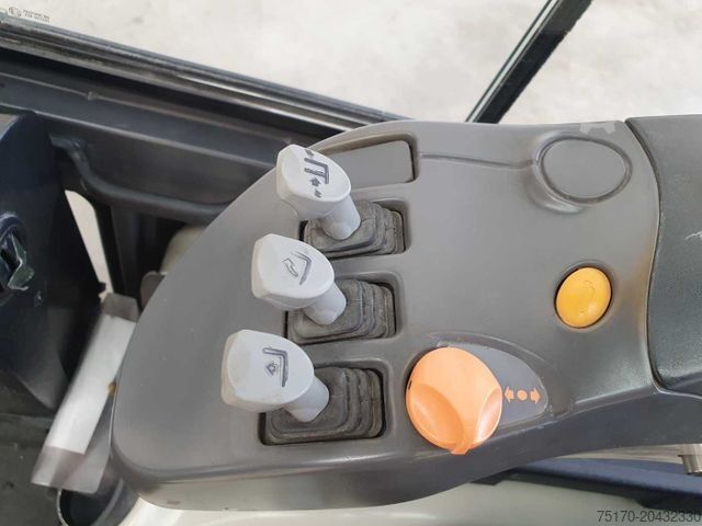 Carrello elevatore frontale Crown SCT6020-1.3 /Triplex: 4.30m /Batterie 2020