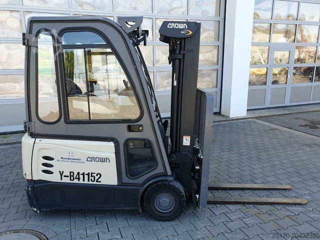 Carrello elevatore frontale Crown SCT6020-1.3 /Triplex: 4.30m /Batterie 2020