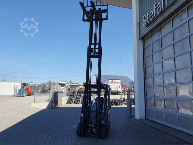Carrello elevatore frontale Crown SCT6020-1.3 /Triplex: 4.30m /Batterie 2020