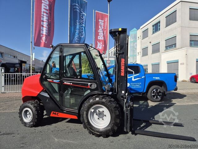 Terenski viljuškar Manitou MC 30-4 ST3A S1