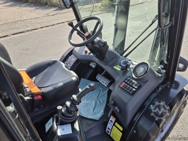 Terenski viljuškar Manitou MC 30-4 ST3A S1