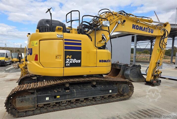  Komatsu PC228USLC-11E0