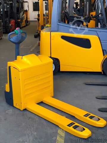 הולך רגל משאית משטחים Jungheinrich EJE 116 - Nur 2552 Std. Service Neu - Batterie 90%