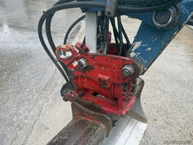  Takeuchi TB290 Powertilt