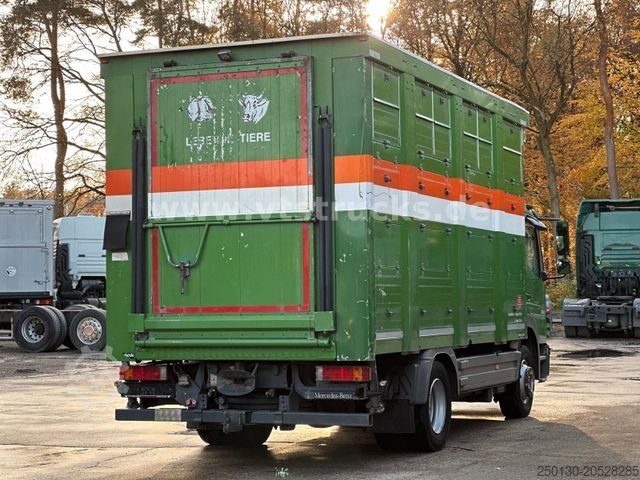 Viehtransporter LKW MERCEDES-BENZ Atego 1226 4x2 2-Stock Westrick Viehtransporter