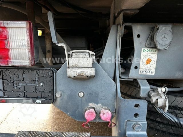 Viehtransporter LKW MERCEDES-BENZ Atego 1226 4x2 2-Stock Westrick Viehtransporter