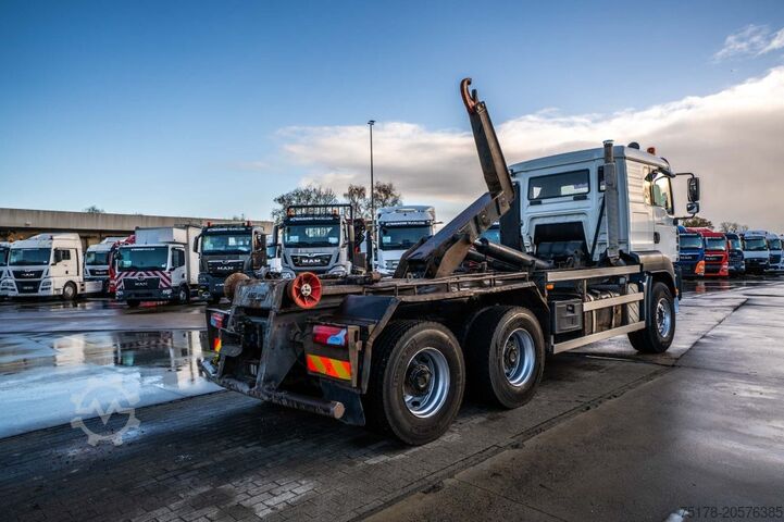 Sistema de braço de gancho MAN TGA 33.430 BB