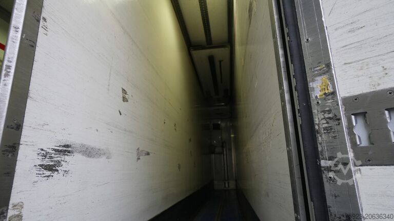 النقل المبرد / المجمد Mercedes-Benz ANTOS 2124 FRIGO 231.500KM