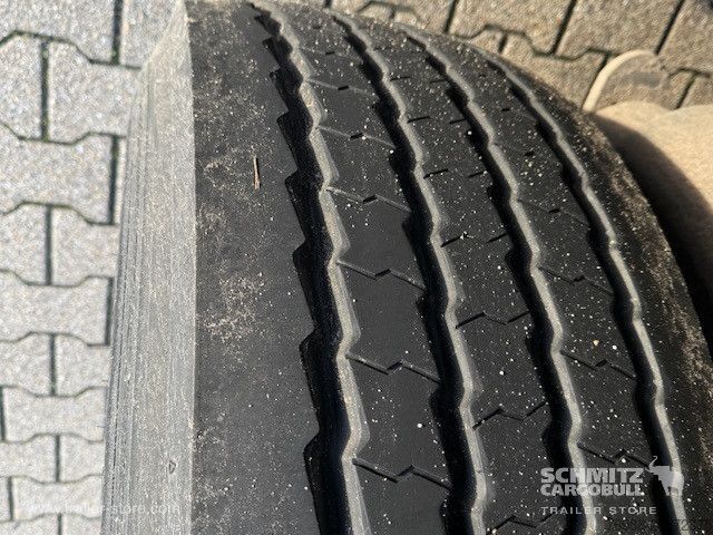 Odprta polprikolica s ponjavo Schmitz Cargobull Curtainsider Standard Getränke