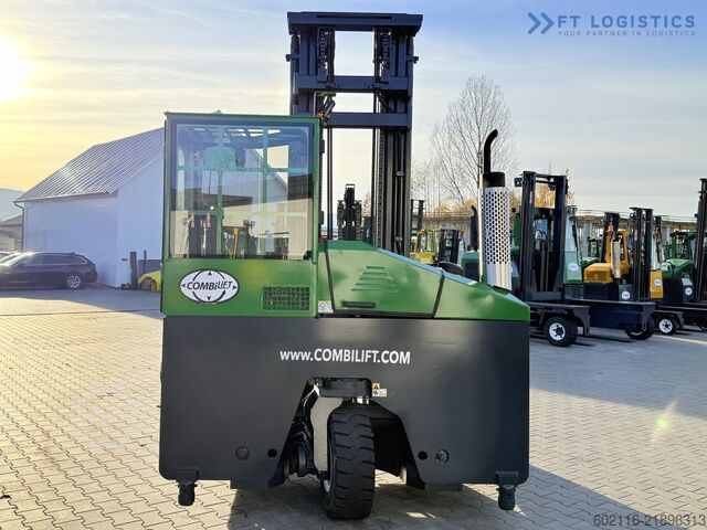 Carretilla retráctil de 4 vías Combilift C4000 GAS TRIPLEX 6900 FREE-LIFT CABIN