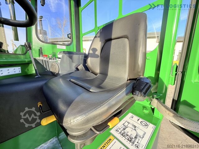 Carretilla retráctil de 4 vías Combilift C4000 GAS TRIPLEX 6900 FREE-LIFT CABIN