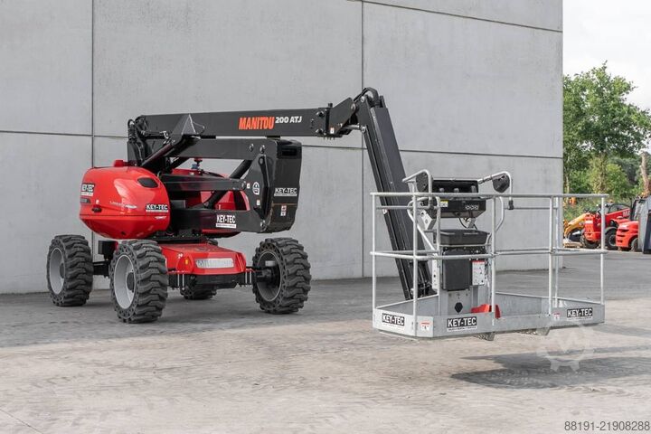 Leddelt teleskopisk arbejdsplatform Manitou 200 ATJ