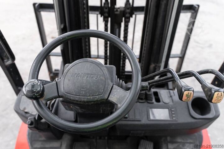 вилочный погрузчик Manitou MI 30 D