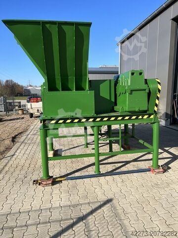 Koksnes smalcinātājs Piranha