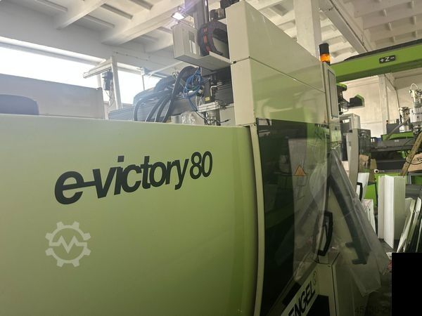 машина за шприцоване Engel e-victory 200/80