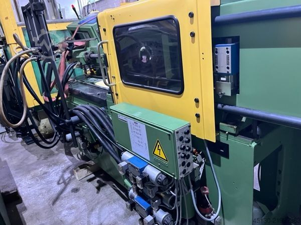 Injection molding machine Arburg 220M 350-90